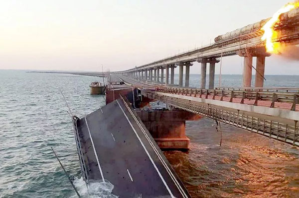 Крымский мост пришлось восстанавливать дважды. Общая стоимость ремонта - около 1,8 млрд руб. Неужели этого мало, чтобы дать хотя бы симметричный ответ?