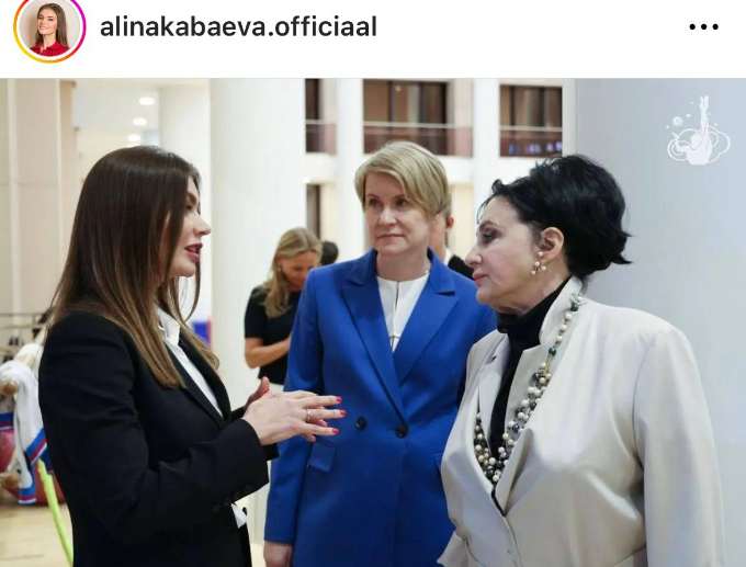 Мама и дочка: Винер и Кабаеву поймали на трогательном общении на публике