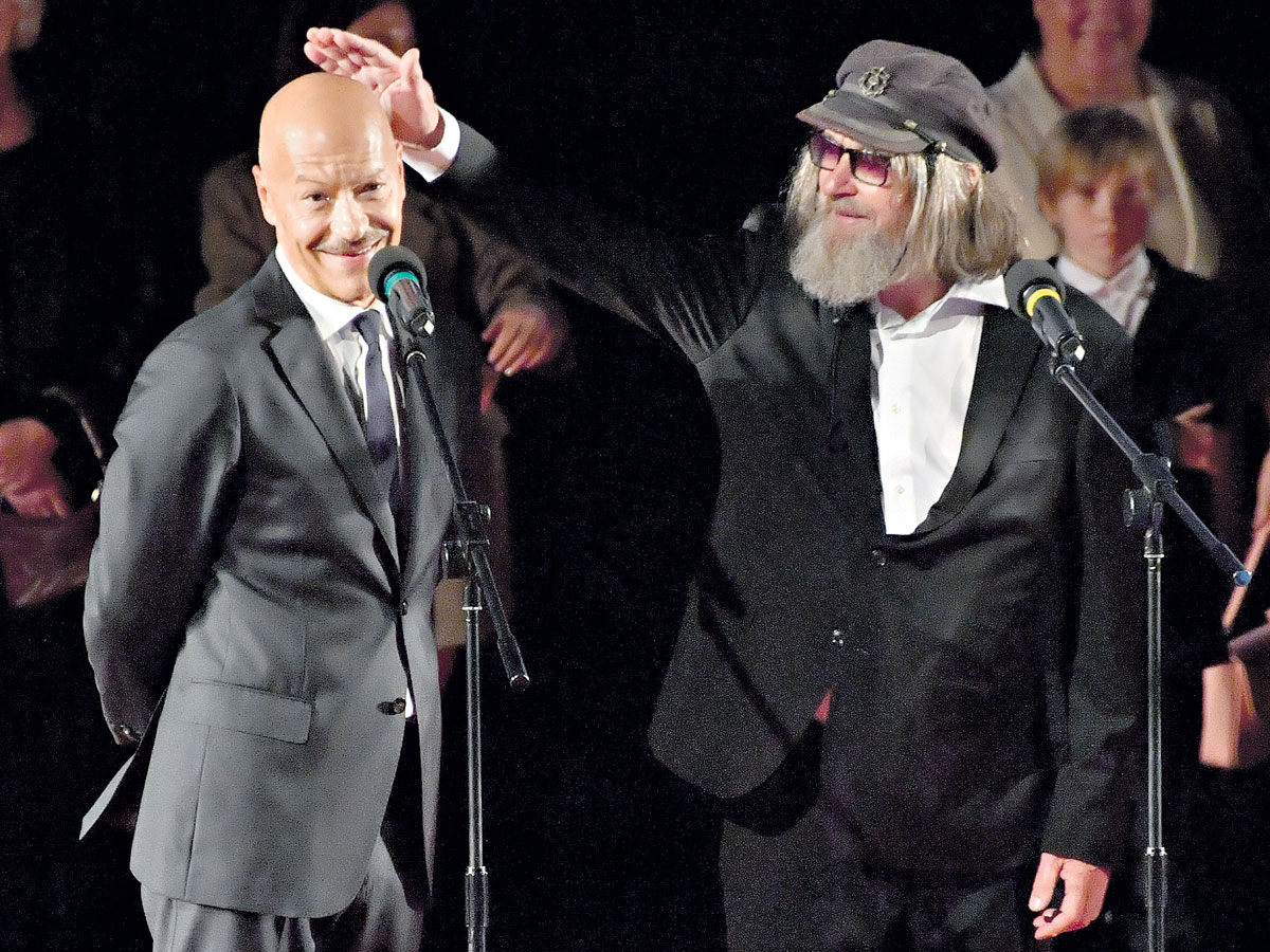 На премьере Федор Конюхов ласково похлопал тезку по сияющей лысине