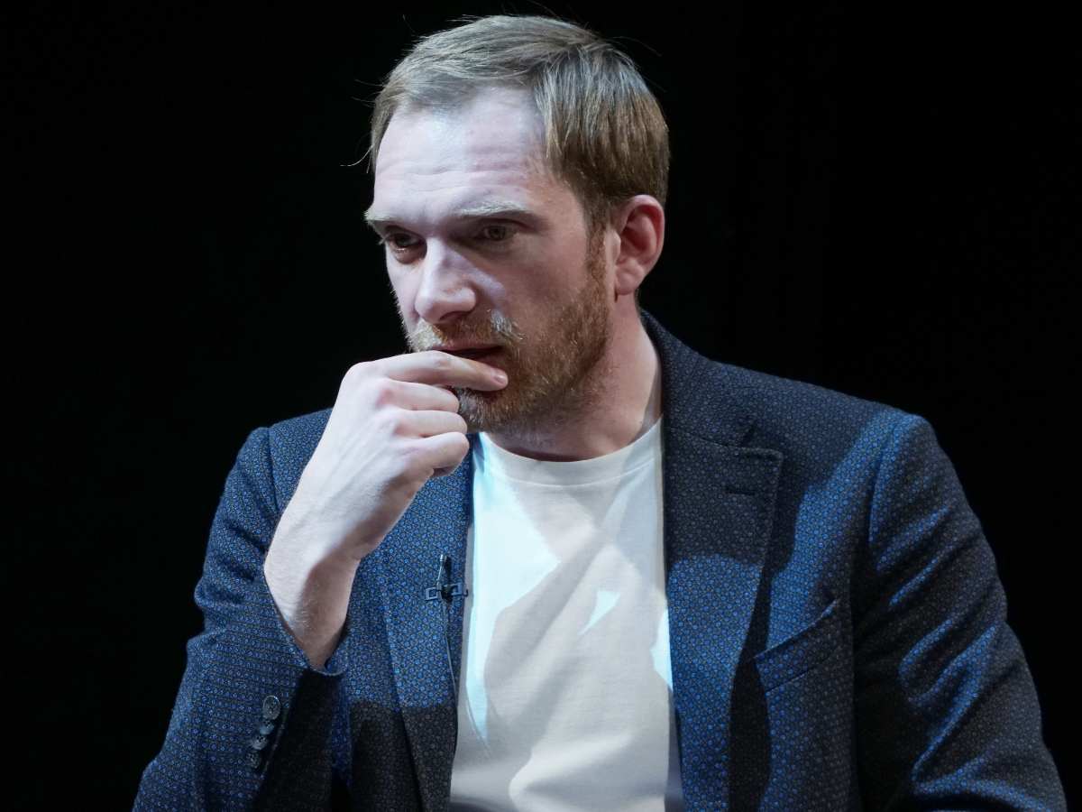 «Ненависть — очень хорошее топливо»: вернувшийся в Россию Бурковский нелепо объяснился с народом