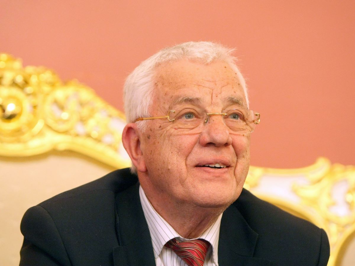 Раймонд Паулс