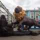 В Екатеринбурге установили памятник льву со стальными яйцами