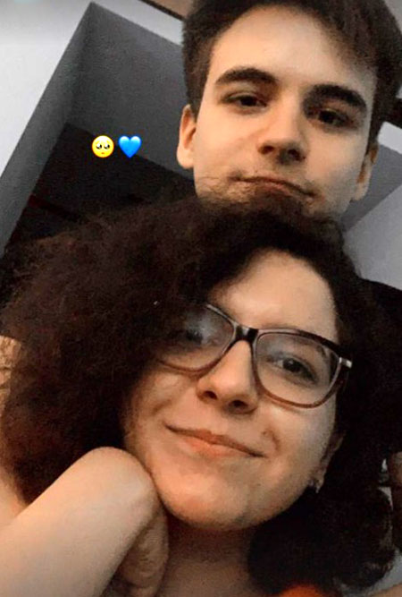 21-летняя Тося, которую телеведущая назвала в честь своей бабушки Антонины Ивановны, с женихом Кириллом Черновым