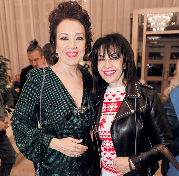 59-летняя Азиза со своей коллегой и землячкой 51-летней Милой Романиди