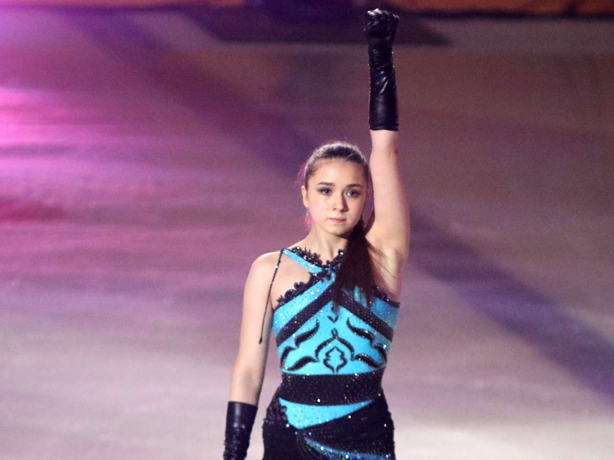 «Ее опустили на землю. Жестко так опустили»: вот что на самом деле стоит за четвертым местом Валиевой на Гран-при в Казани