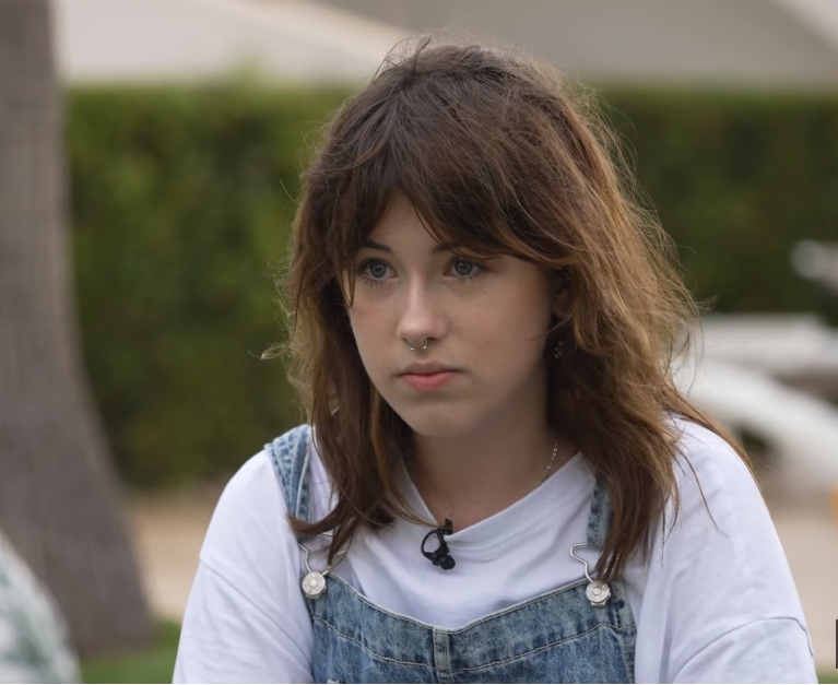 «Когда папа выпивает, это немного другой человек становится»: откровения 16-летней дочери о жизни с Паниным