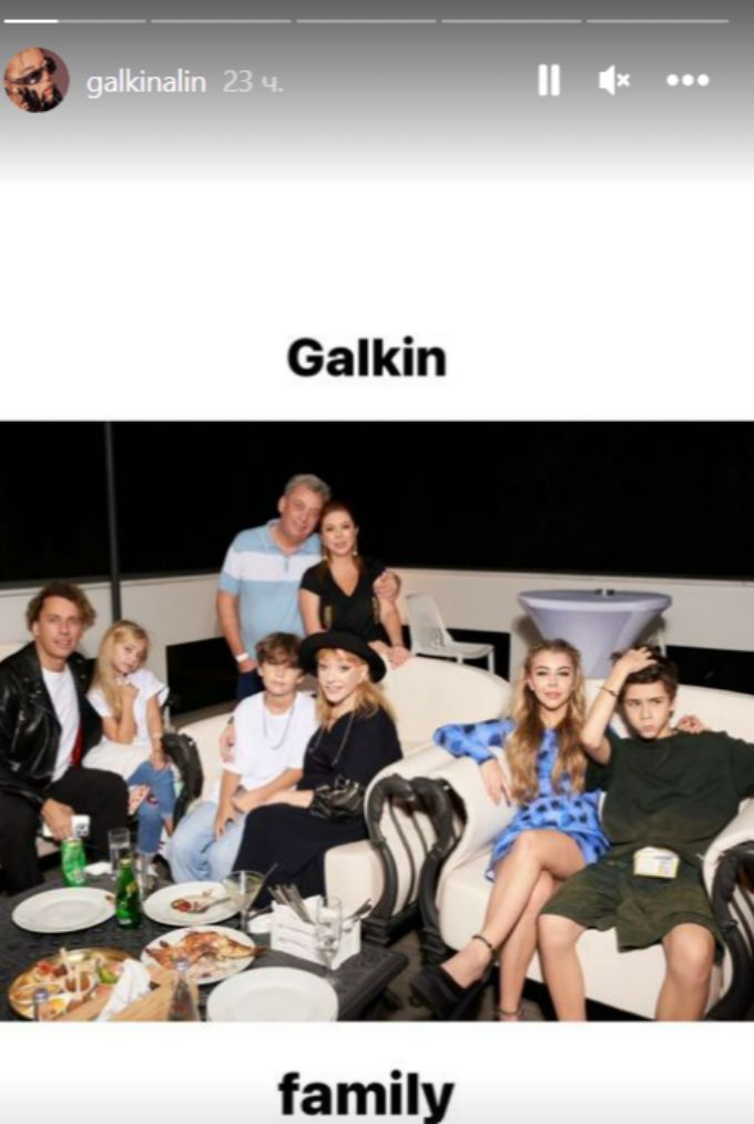 «Кристина рядом с мамой как старуха»: новое фото Пугачевой всполошило народ