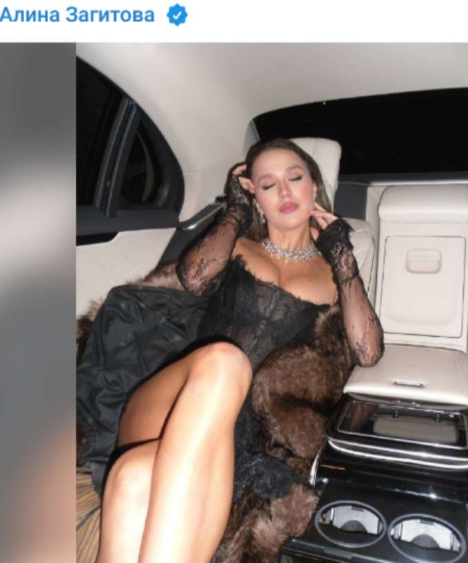 Просвечивает все: народ ахнул от развратного наряда Загитовой