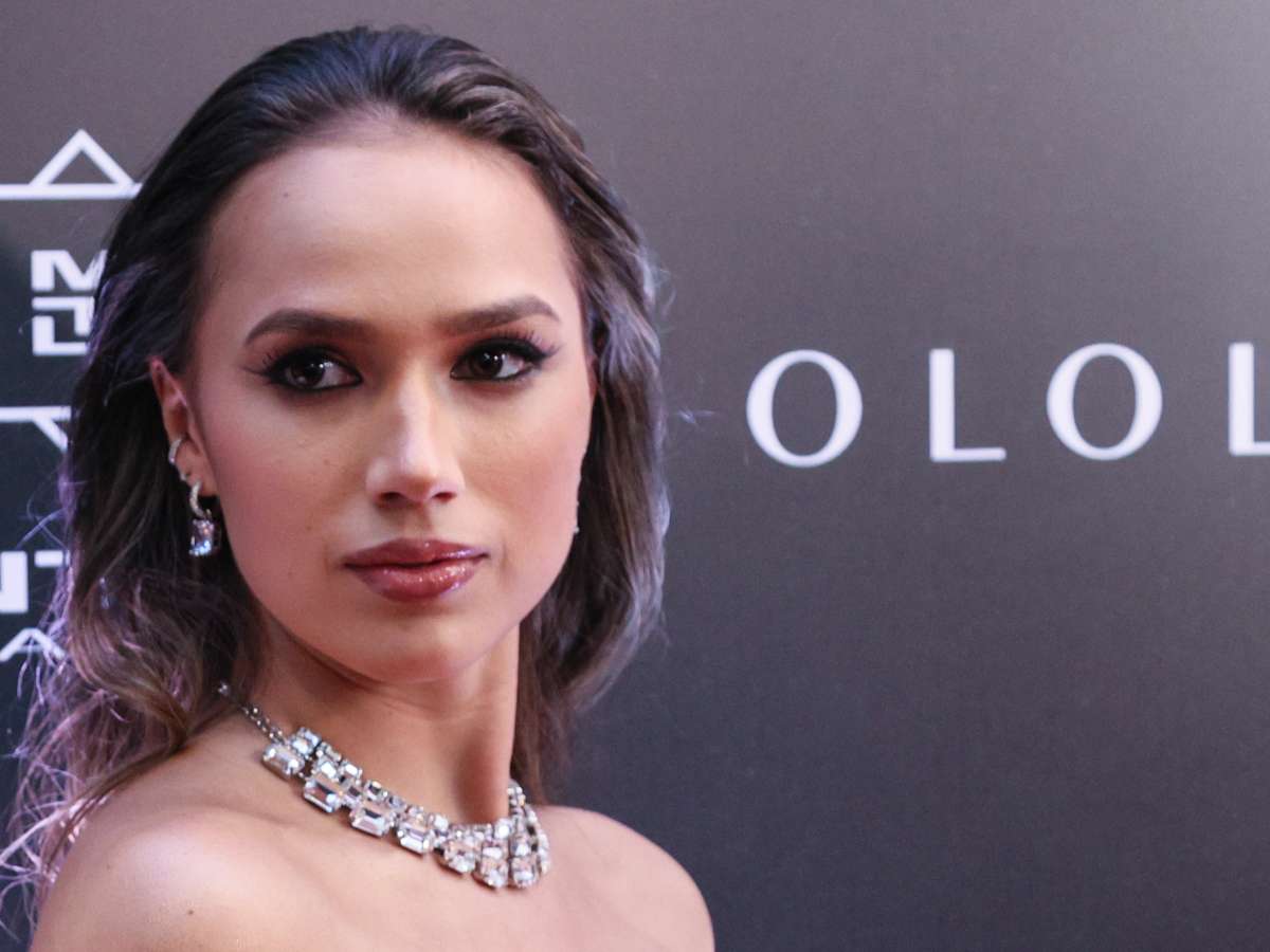 Просвечивает все: народ ахнул от развратного наряда Загитовой