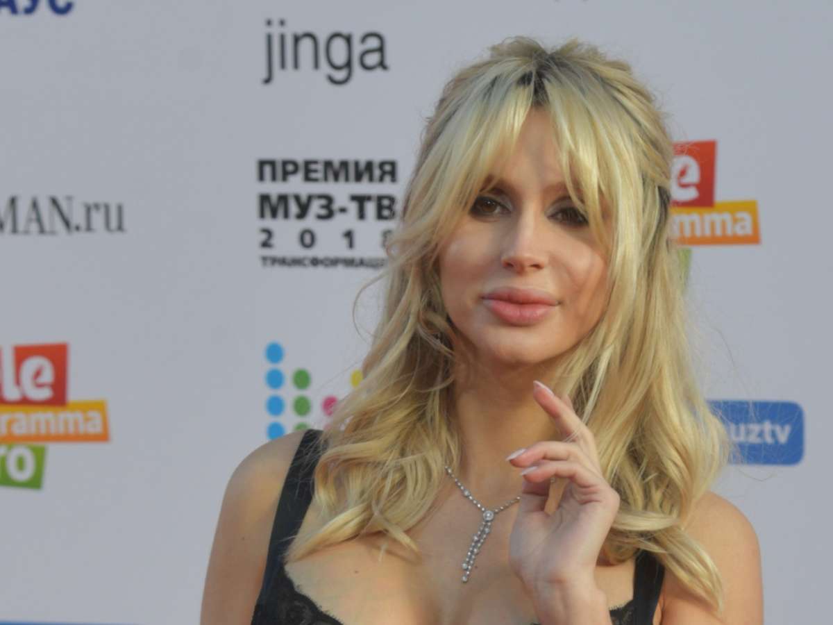 Дочь обнаружила полуголую Лободу в ванной: что случилось