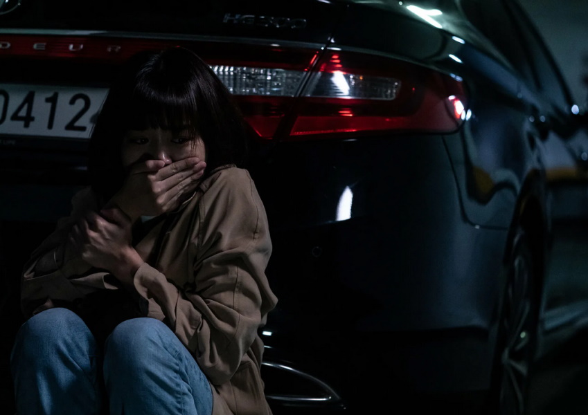 В крепком корейском хорроре «Не слышу зла» есть кое-что пострашнее маньяка