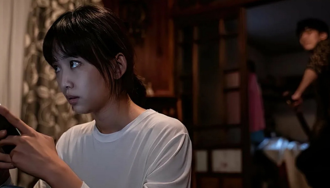 В крепком корейском хорроре «Не слышу зла» есть кое-что пострашнее маньяка