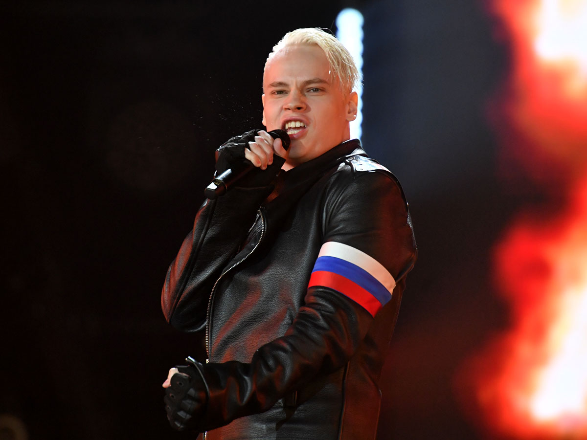 Ярослав сейчас много гастролирует