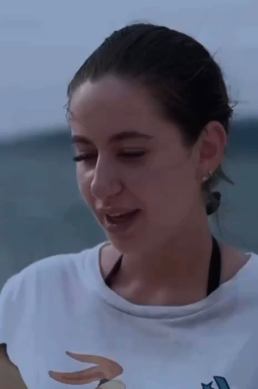 Злата расплакалась из-за обращения матери