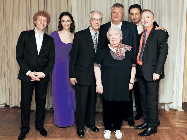 Актеры, пришедшие поздравить Горохова с 80-летием. Крайний справа - бывший главред киностудии «Союзмультфильм», сценарист и режиссер Сергей Капков