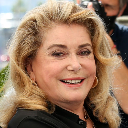 Катрин Денев сейчас 80 лет. В 2019-м она перенесла ишемический инсульт