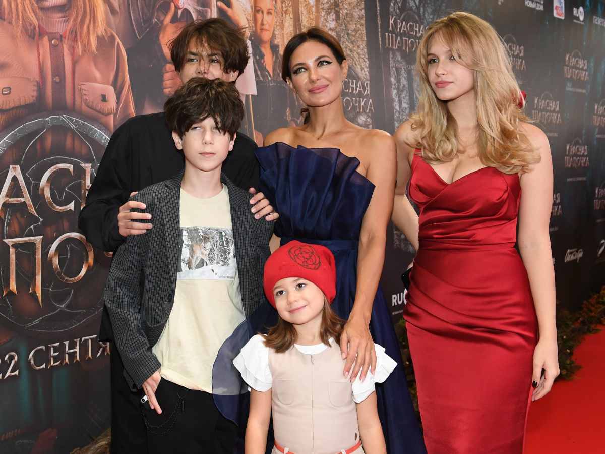 «Положили в больницу»: серьезная болезнь скосила всех детей Климовой