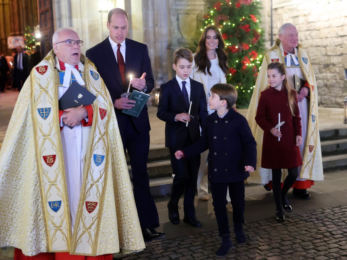 Принц Луи бесчинствовал во время богослужения: Кейт Миддлтон даже перекосило от злости