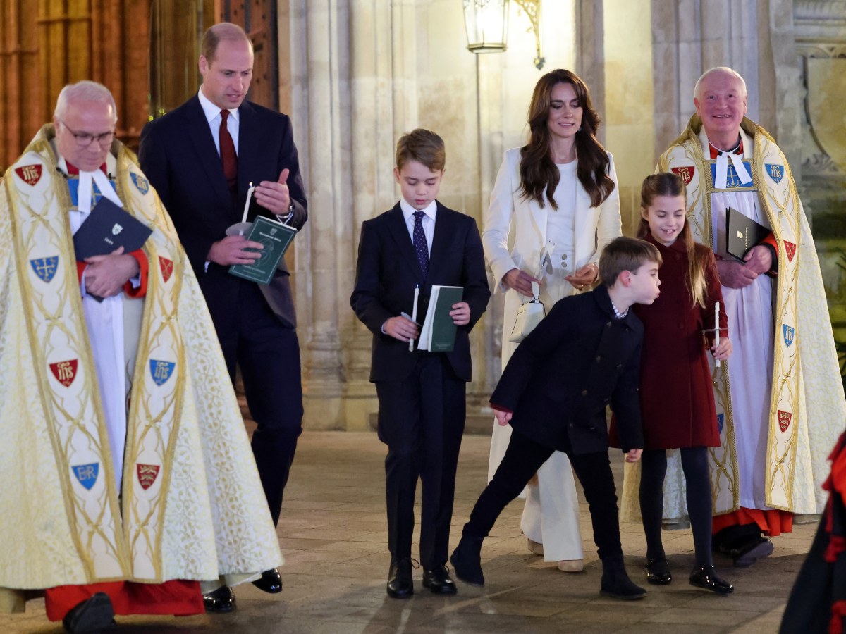 Принц Луи бесчинствовал во время богослужения: Кейт Миддлтон даже перекосило от злости