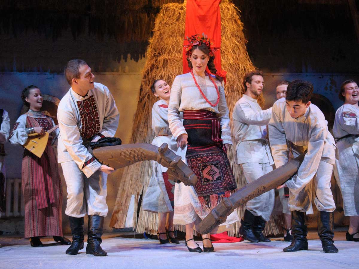 Сцена из спектакля «Снегурочка»