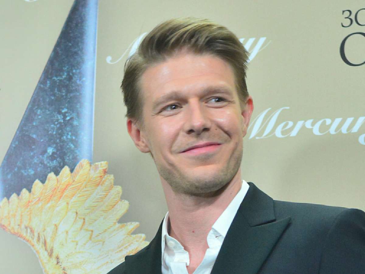 «Должен пройти путь и понять, кто он»: Никита Ефремов уехал работать учителем в колонию к отцу