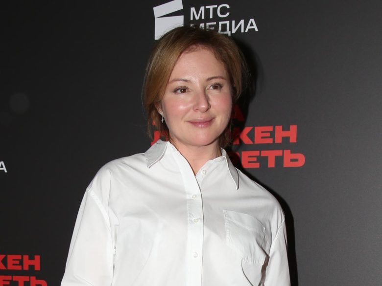 жена ничего не понимает. анекдот про идеального мужчину. анекдоты про отношения. жена ничего не понимает. любовь делает человека лучше.