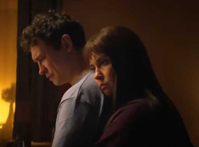 Никита Кологривый с Агатой Муцениеце в фильме «Я — медведь»