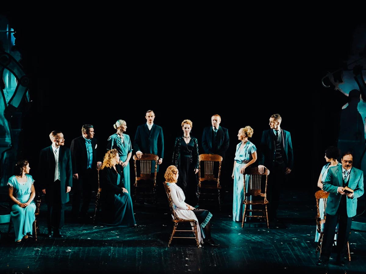 Сцена из спектакля «Анна Каренина. LECTURE»