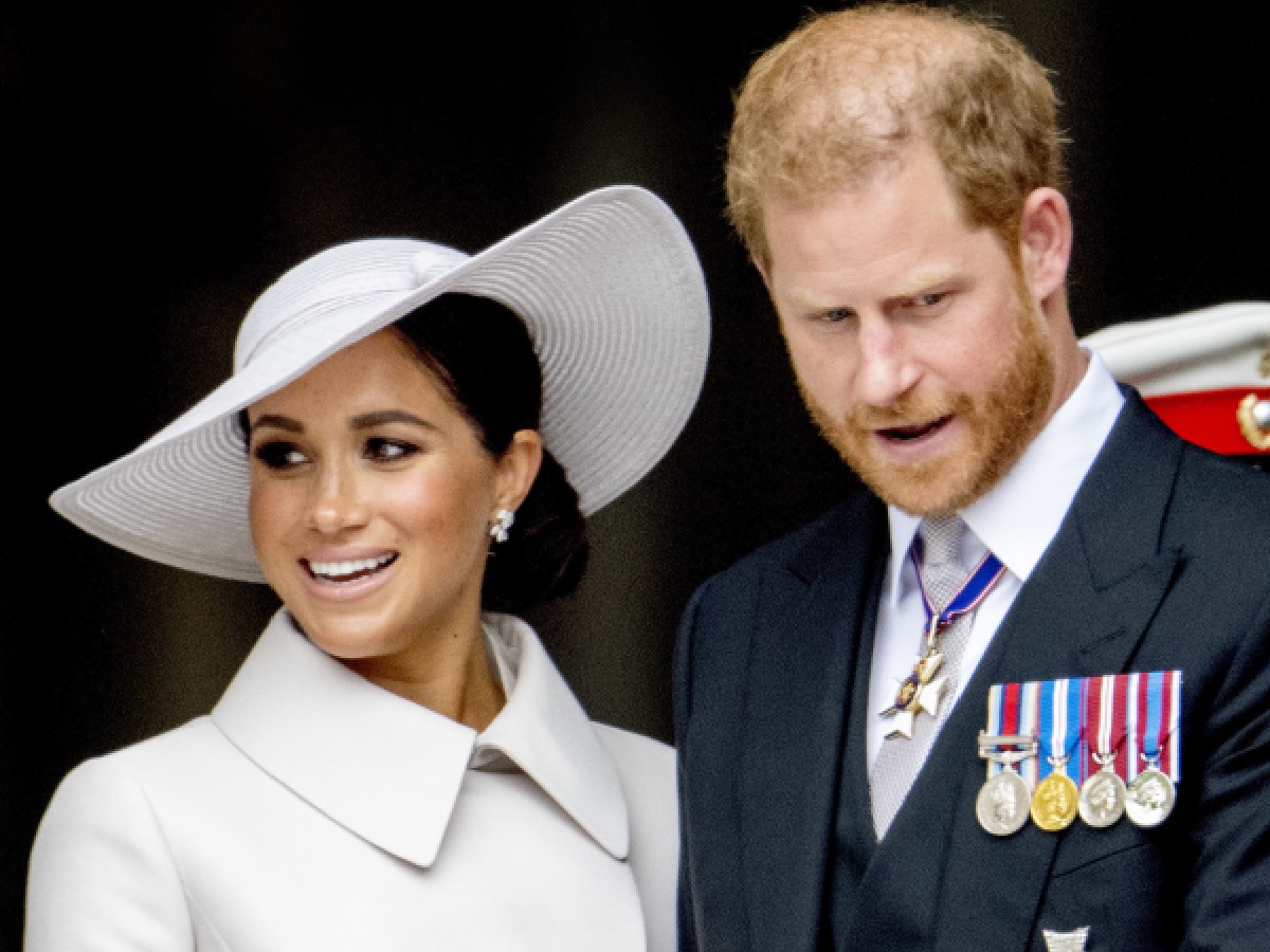 Терпению семьи пришел конец: принца Гарри и Меган Маркл выдворили из Великобритании