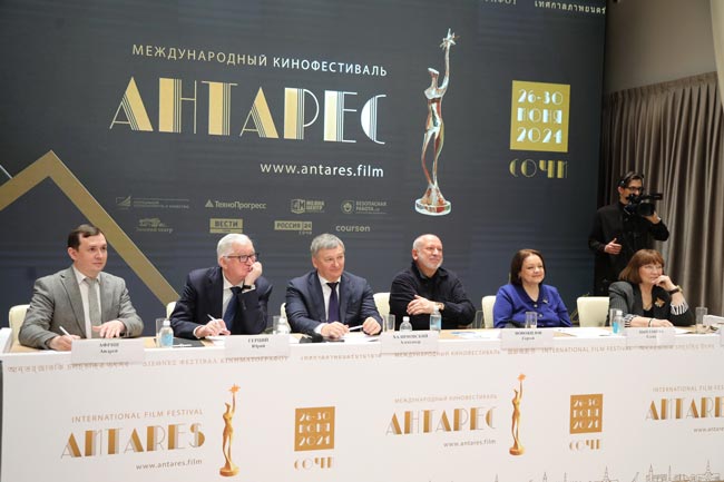 Во-время-пресс-конференции