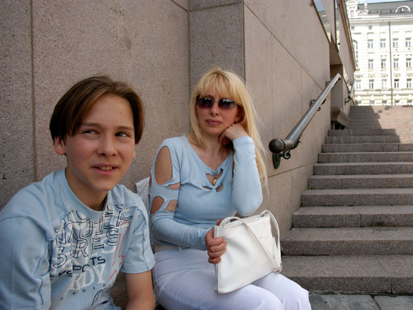Дима Мартынов с мамой (2004 г.)