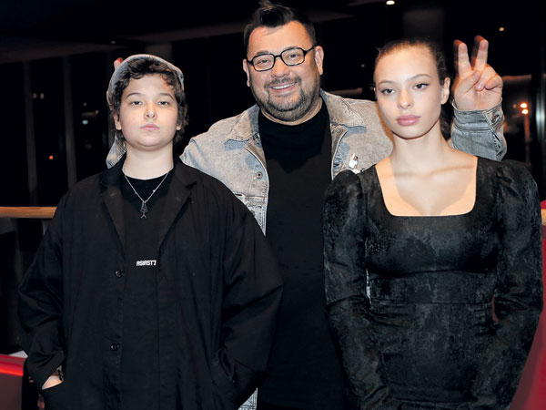 Жуков с детьми: Энджелом и Никой