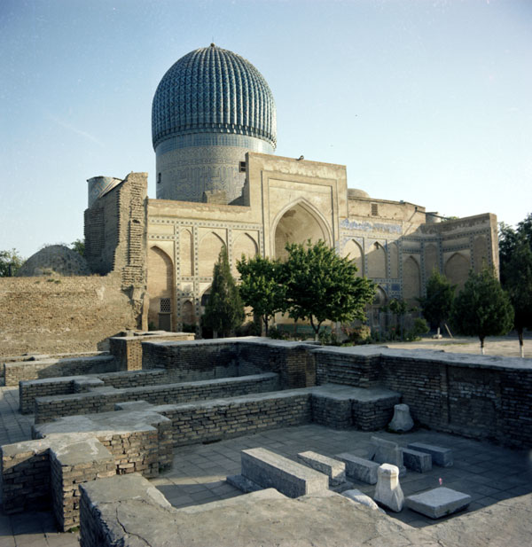 Мавзолей Гур-Эмир в Самарканде: фамильная гробница Тамерлана, воздвигнутая в XV веке