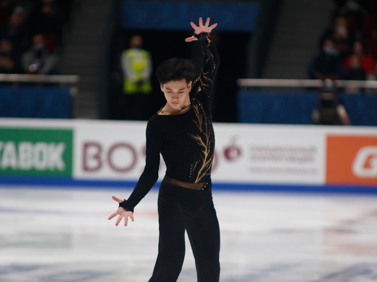 На фигуриста Владислава Дикиджи напал с ножом неизвестный: подробности