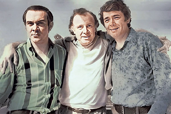 gul_3фЮрий Гуляев (справа) взаимно ценил таланты Муслима Магомаева и Иннокентия Смоктуновского