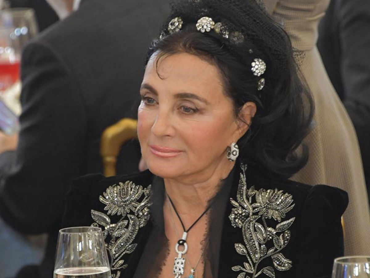 Нежности Ирины Винер с известным артистом попали на камеру: ворковали словно голубки