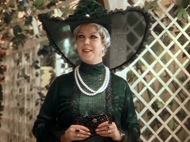 Тамара Носова в фильме «Здравствуйте, я ваша тетя!»