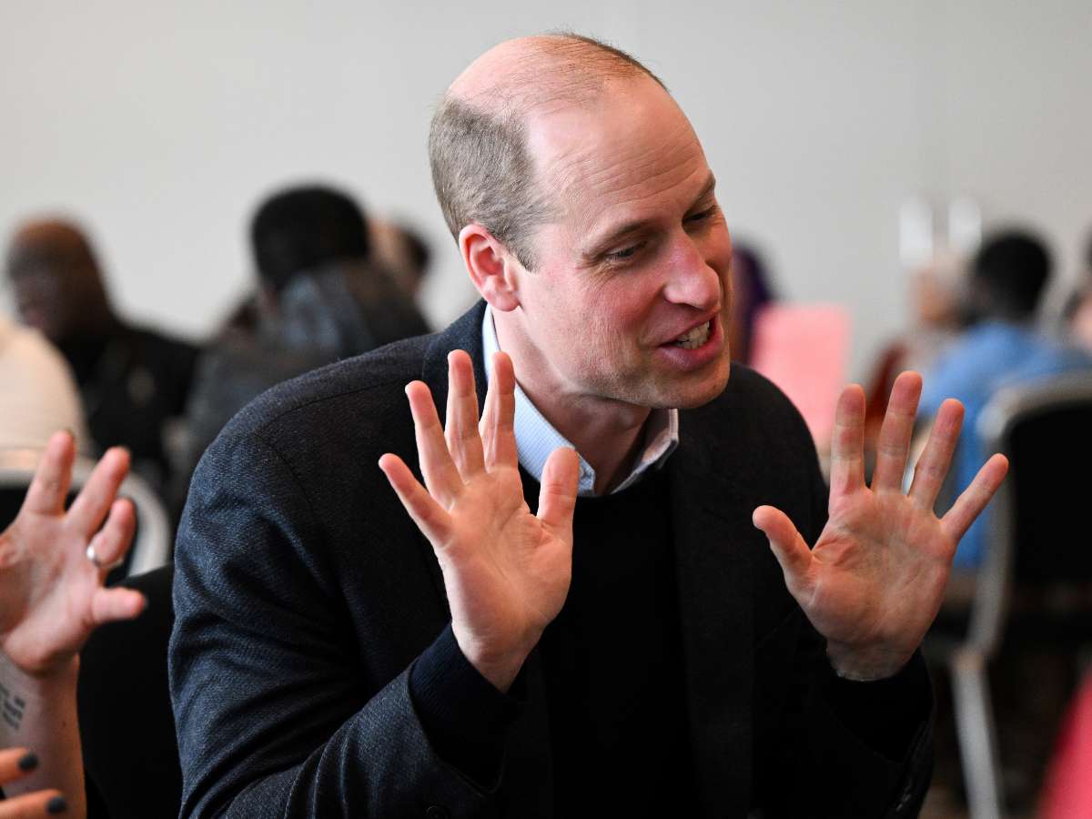 Пока Кейт борется с раком: вышедший в свет принц Уильям веселился на камеру