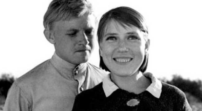 Михаил Кононов и Инна Чурикова в фильме «В огне брода нет»