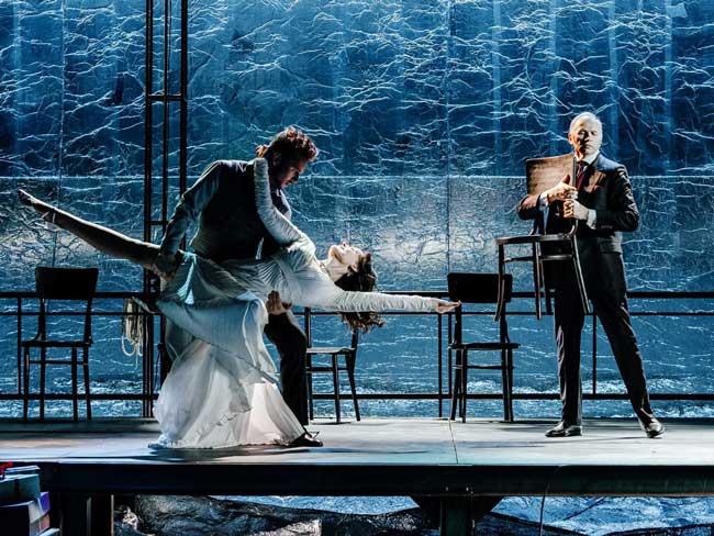 «Невольницы» театра Сатиры