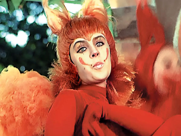 В фильме-сказке «Мама» она сыграла озорную Белку