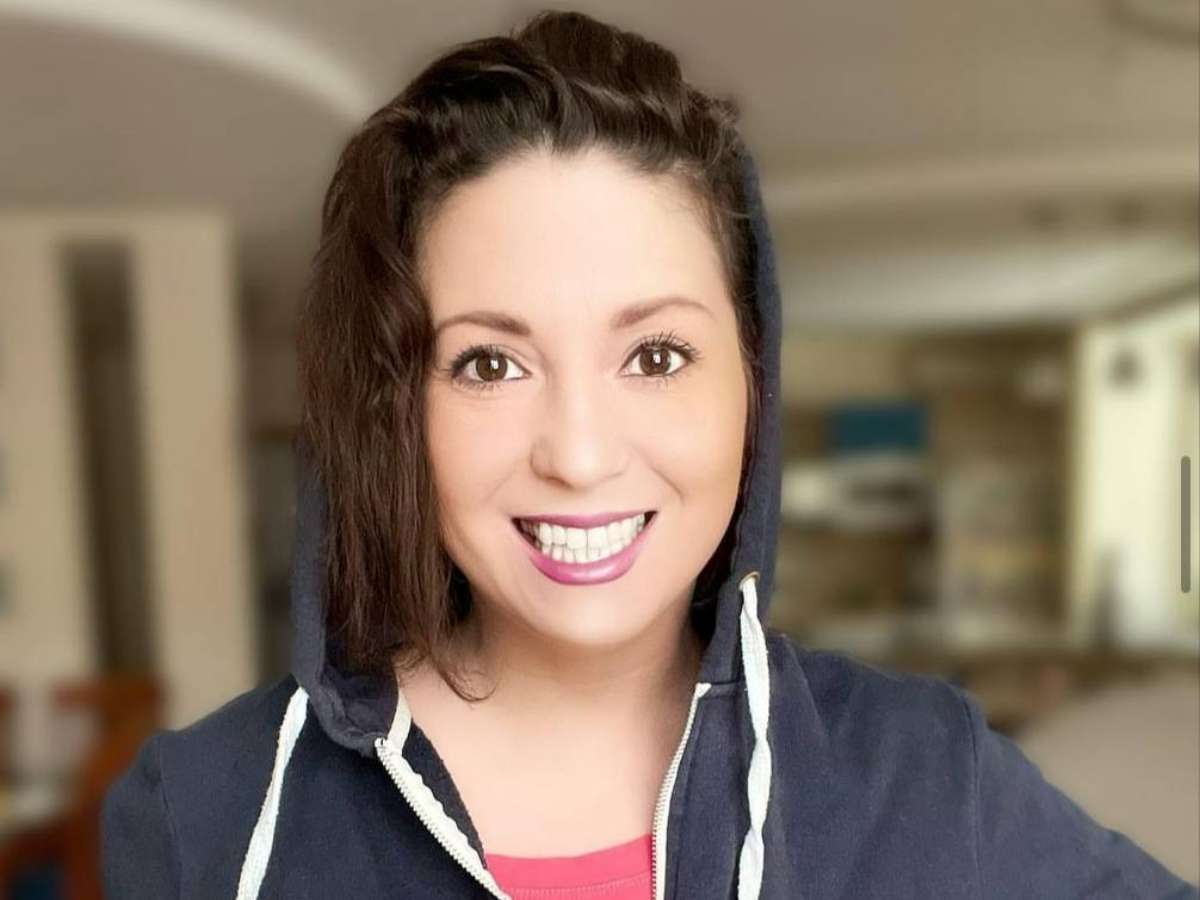 Экс-солистка группы «Ассорти» Наталья Паволоцкая обвинила родителей, Александра Панайотова и многих других в желании ее убить: певица вышла на связь из больницы с диагнозом шизофрения