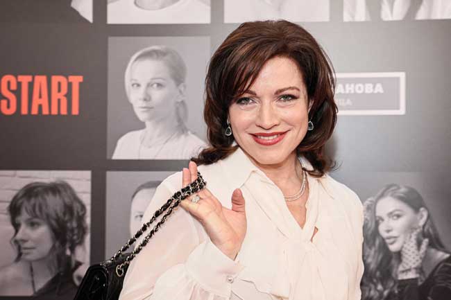 Хмельницкая и Бурунов появились вместе на публике: актриса открыла рот от счастья