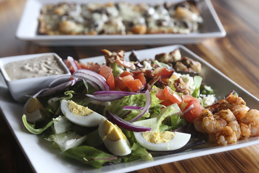 Кто на самом деле должен был сыграть Рэйчел и почему актрис из культового сериала «Друзья» на протяжении 10 лет кормили жирным салатом