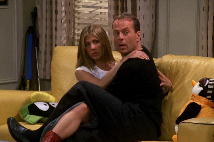 Кто на самом деле должен был сыграть Рэйчел и почему актрис из культового сериала «Друзья» на протяжении 10 лет кормили жирным салатом