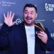 «Нет! Оденьтесь!»: Сергей Жуков объяснил, почему не изменяет жене