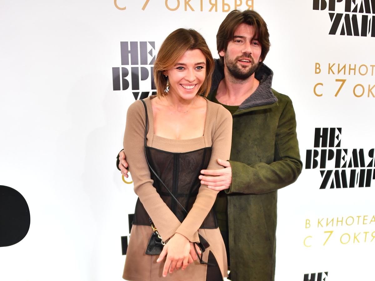 Звезды шоу «Орел и Решка» Алина Астровская и Антон Лаврентьев сообщили о появлении второго ребенка: кадры из роддома