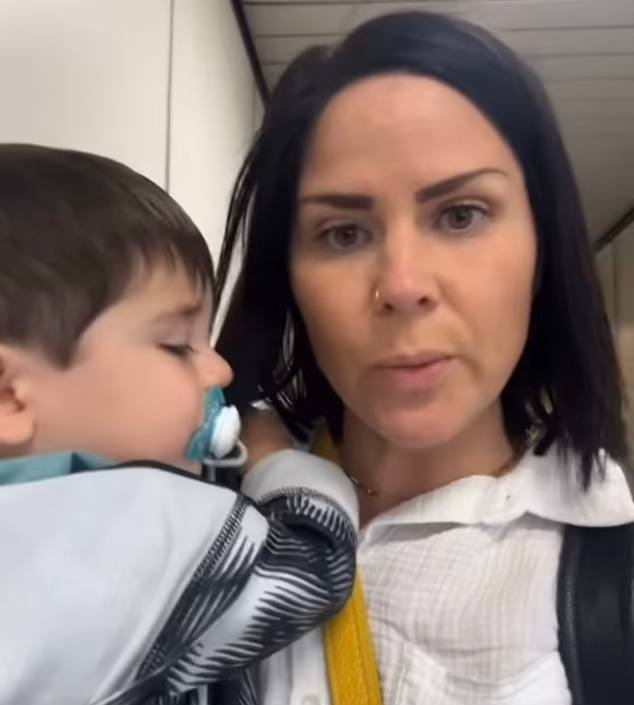 Дженна Лонгория с сыном7-0c08b67927a8