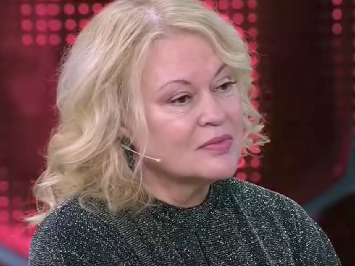 Очень похож на Эйвазова: объявившая о разводе Нетребко светится от счастья в объятиях другого мужчины