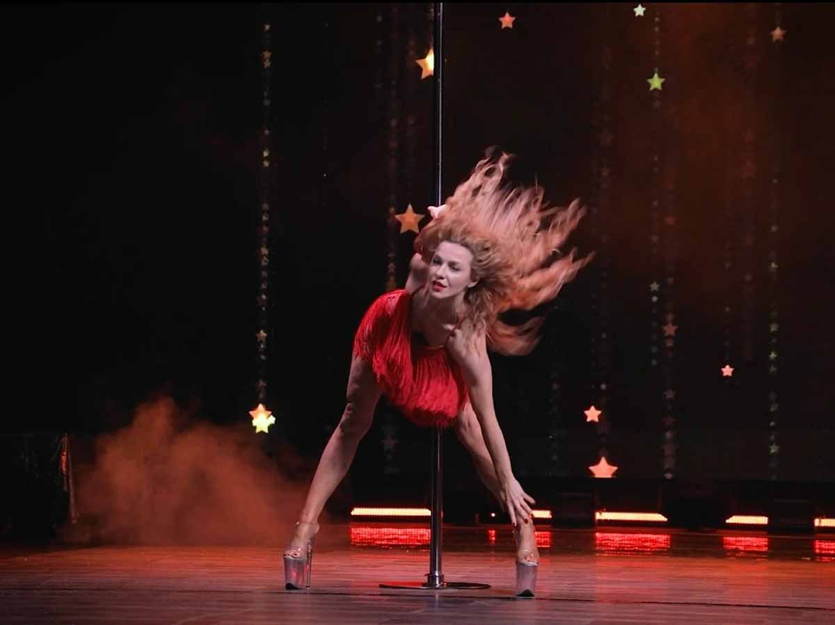 Ольга Кузьминова: “Танец на пилоне помогает укрепить мышечный корсет и привести фигуру в порядок”